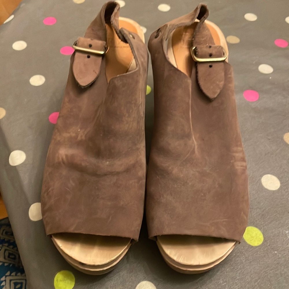 Cocoa Brown Bryr Clogs - Size 38 Barely Worn - image 1
